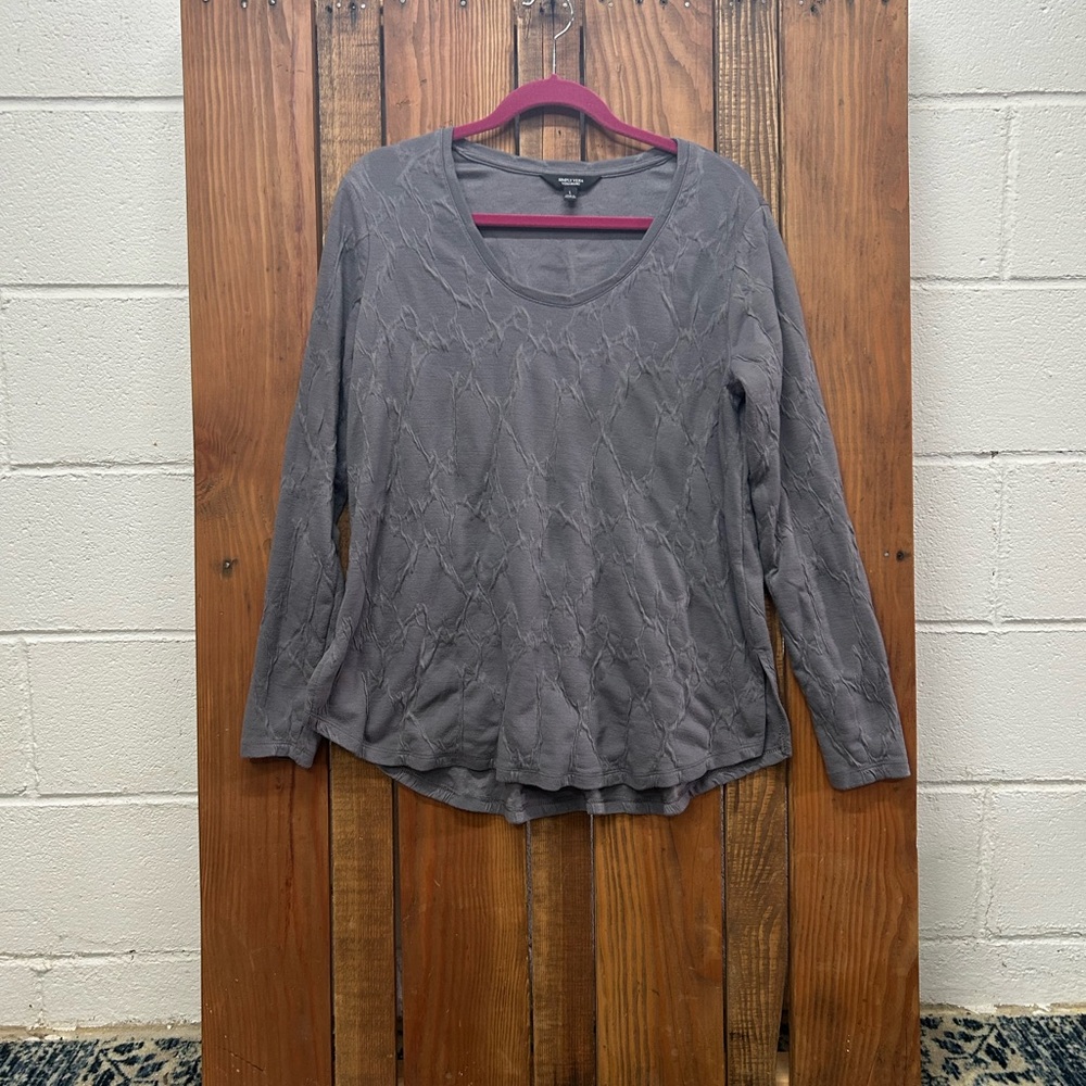Simply Vera Vera Wang size large gray top